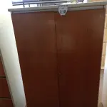 LOTE 219 - 01 ARMÁRIO PARA ESCRITÓRIO COM 02 PORTAS E 03 COMPARTIMENTOS. (NO ESTADO) ATENÇÃO! FAZER A VISITAÇÃO ANTES DE ARREMATAR, NÃO SABEMOS SE FUNCIONA. LEILÃO NÃO TEM GARANTIA E NEM DEVOLUÇÃO, SUJEITO A POSSÍVEIS AVARIAS VISÍVEIS/OCULTAS E/OU AUSÊNCIA DE COMPONENTES.