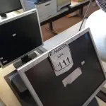 LOTE 111 - 04 MONITORES LCD MARCAS E MODELOS DIVERSOS PARA A RETIRADA DE PEÇAS. (NO ESTADO) ATENÇÃO! FAZER A VISITAÇÃO ANTES DE ARREMATAR, NÃO SABEMOS SE FUNCIONA. LEILÃO NÃO TEM GARANTIA E NEM DEVOLUÇÃO, SUJEITO A POSSÍVEIS AVARIAS VISÍVEIS/OCULTAS E/OU AUSÊNCIA DE COMPONENTES.