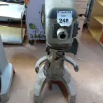 LOTE 248 - 01 BATEDEIRA INDUSTRIAL DE MASSAS MARCA HOBART. (NO ESTADO) ATENÇÃO! FAZER A VISITAÇÃO ANTES DE ARREMATAR, NÃO SABEMOS SE FUNCIONA. LEILÃO NÃO TEM GARANTIA E NEM DEVOLUÇÃO, SUJEITO A POSSÍVEIS AVARIAS VISÍVEIS/OCULTAS E/OU AUSÊNCIA DE COMPONENTES.