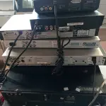 LOTE 105 - 02 VIDEOCASSETES E 06 APARELHOS DVS MARCAS E MODELOS DIVERSOS. (NO ESTADO) ATENÇÃO! FAZER A VISITAÇÃO ANTES DE ARREMATAR, NÃO SABEMOS SE FUNCIONA. LEILÃO NÃO TEM GARANTIA E NEM DEVOLUÇÃO, SUJEITO A POSSÍVEIS AVARIAS VISÍVEIS/OCULTAS E/OU AUSÊNCIA DE COMPONENTES.