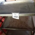 LOTE 102 - 01 CARRINHO COM 03 BANDEJAS EM INOX COM RODINHAS. (NO ESTADO) ATENÇÃO! FAZER A VISITAÇÃO ANTES DE ARREMATAR, NÃO SABEMOS SE FUNCIONA. LEILÃO NÃO TEM GARANTIA E NEM DEVOLUÇÃO, SUJEITO A POSSÍVEIS AVARIAS VISÍVEIS/OCULTAS E/OU AUSÊNCIA DE COMPONENTES.