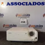 LOTE 058 - 01 PROJETOR MARCA SANYO DE 220V. (NO ESTADO) ATENÇÃO! FAZER A VISITAÇÃO ANTES DE ARREMATAR, NÃO SABEMOS SE FUNCIONA. LEILÃO NÃO TEM GARANTIA E NEM DEVOLUÇÃO, SUJEITO A POSSÍVEIS AVARIAS VISÍVEIS/OCULTAS E/OU AUSÊNCIA DE COMPONENTES.