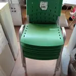 LOTE 245 - 06 CADEIRAS COM BASE DE FERRO E ACENTO E ENCOSTO EM PLÁSTICO. (NO ESTADO) ATENÇÃO! FAZER A VISITAÇÃO ANTES DE ARREMATAR, NÃO SABEMOS SE FUNCIONA. LEILÃO NÃO TEM GARANTIA E NEM DEVOLUÇÃO, SUJEITO A POSSÍVEIS AVARIAS VISÍVEIS/OCULTAS E/OU AUSÊNCIA DE COMPONENTES.