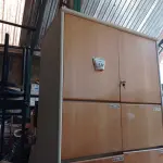 LOTE 181 - 01 ARMÁRIO ALTO COM 08 GAVETAS, 02 PORTAS PARA PASTAS SUSPENSAS. (NO ESTADO) ATENÇÃO! FAZER A VISITAÇÃO ANTES DE ARREMATAR, NÃO SABEMOS SE FUNCIONA. LEILÃO NÃO TEM GARANTIA E NEM DEVOLUÇÃO, SUJEITO A POSSÍVEIS AVARIAS VISÍVEIS/OCULTAS E/OU AUSÊNCIA DE COMPONENTES.