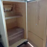 LOTE 223 - 01 GELADEIRA ELECTROLUX PARA A RETIRADA DE PEÇAS. (NO ESTADO) ATENÇÃO! FAZER A VISITAÇÃO ANTES DE ARREMATAR, NÃO SABEMOS SE FUNCIONA. LEILÃO NÃO TEM GARANTIA E NEM DEVOLUÇÃO, SUJEITO A POSSÍVEIS AVARIAS VISÍVEIS/OCULTAS E/OU AUSÊNCIA DE COMPONENTES.