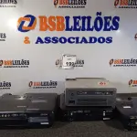 LOTE 199 - 04 PROJETORES MULTIMIDIA.  (NO ESTADO) ATENÇÃO! FAZER A VISITAÇÃO ANTES DE ARREMATAR, NÃO SABEMOS SE FUNCIONA. LEILÃO NÃO TEM GARANTIA E NEM DEVOLUÇÃO, SUJEITO A POSSÍVEIS AVARIAS VISÍVEIS/OCULTAS E/OU AUSÊNCIA DE COMPONENTES.