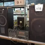 LOTE 138 - 01 TOCA FITAS ANTIGO MARCA GRADIENTE COM 02 CAIXAS DE SOM. (NO ESTADO) ATENÇÃO! FAZER A VISITAÇÃO ANTES DE ARREMATAR, NÃO SABEMOS SE FUNCIONA. LEILÃO NÃO TEM GARANTIA E NEM DEVOLUÇÃO, SUJEITO A POSSÍVEIS AVARIAS VISÍVEIS/OCULTAS E/OU AUSÊNCIA DE COMPONENTES.