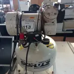 LOTE 113 - 01 COMPRESSOR ODONTOLÓGICO MARCA SCHULZ MODELO MSV-6 DE 220V. (NO ESTADO) ATENÇÃO! FAZER A VISITAÇÃO ANTES DE ARREMATAR, NÃO SABEMOS SE FUNCIONA. LEILÃO NÃO TEM GARANTIA E NEM DEVOLUÇÃO, SUJEITO A POSSÍVEIS AVARIAS VISÍVEIS/OCULTAS E/OU AUSÊNCIA DE COMPONENTES.