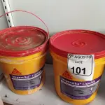 LOTE 101 - 02 BALDES DE IMPERSIKA LÍQUIDO ADITIVO PLASTIFICANTE PARA ARGAMASSA DE ASSENTAMENTO E REBOCO, 18 LITROS CADA. (NO ESTADO) ATENÇÃO! FAZER A VISITAÇÃO ANTES DE ARREMATAR, NÃO SABEMOS SE FUNCIONA. LEILÃO NÃO TEM GARANTIA E NEM DEVOLUÇÃO, SUJEITO A POSSÍVEIS AVARIAS VISÍVEIS/OCULTAS E/OU AUSÊNCIA DE COMPONENTES.
