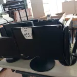 LOTE 165 - 10 MONITORES LCD MARCAS E MODELOS DIVERSOS PARA A RETIRADA DE PEÇAS. (NO ESTADO) ATENÇÃO! FAZER A VISITAÇÃO ANTES DE ARREMATAR, NÃO SABEMOS SE FUNCIONA. LEILÃO NÃO TEM GARANTIA E NEM DEVOLUÇÃO, SUJEITO A POSSÍVEIS AVARIAS VISÍVEIS/OCULTAS E/OU AUSÊNCIA DE COMPONENTES.
