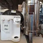 LOTE 190 - 01 PURIFICADOR DE ÁGUA, 01 VENTILADOR, 01 CAFETEIRA INOX E 01 LIXEIRA. (NO ESTADO) ATENÇÃO! FAZER A VISITAÇÃO ANTES DE ARREMATAR, NÃO SABEMOS SE FUNCIONA. LEILÃO NÃO TEM GARANTIA E NEM DEVOLUÇÃO, SUJEITO A POSSÍVEIS AVARIAS VISÍVEIS/OCULTAS E/OU AUSÊNCIA DE COMPONENTES.