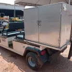 LOTE 325 - 01 CARRINHO DE GOLFE CLUB CAR TRANSPORTER 4. (NO ESTADO) (GOLF CART) (WITHOUT KEYS) (NO ESTADO EM QUE SE ENCONTRA. SUJEITO A AVARIAS OCULTAS/VISÍVEIS.) AV9495Y