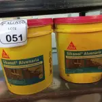 LOTE 051 - 02 BALDES DE SIKANOL ALVENARIA ADITIVO PLASTIFICANTE PARA ARGAMASSA DE ASSENTAMENTO E REBOCO, 18 LITROS CADA. (NO ESTADO) ATENÇÃO! FAZER A VISITAÇÃO ANTES DE ARREMATAR, NÃO SABEMOS SE FUNCIONA. LEILÃO NÃO TEM GARANTIA E NEM DEVOLUÇÃO, SUJEITO A POSSÍVEIS AVARIAS VISÍVEIS/OCULTAS E/OU AUSÊNCIA DE COMPONENTES.