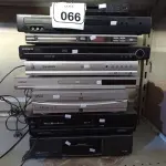 LOTE 066 - 02 VIDEOCASSETES E VÁRIOS APARELHOS DVDS MARCAS E MODELOS DIVERSOS. (NO ESTADO) ATENÇÃO! FAZER A VISITAÇÃO ANTES DE ARREMATAR, NÃO SABEMOS SE FUNCIONA. LEILÃO NÃO TEM GARANTIA E NEM DEVOLUÇÃO, SUJEITO A POSSÍVEIS AVARIAS VISÍVEIS/OCULTAS E/OU AUSÊNCIA DE COMPONENTES.