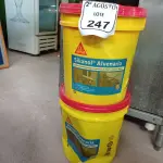 LOTE 247 - 02 BALDES DE SIKANOL ALVENARIA ADITIVO PLASTIFICANTE PARA ARGAMASSA DE ASSENTAMENTO E REBOCO, 18 LITROS CADA.  (NO ESTADO) ATENÇÃO! FAZER A VISITAÇÃO ANTES DE ARREMATAR, NÃO SABEMOS SE FUNCIONA. LEILÃO NÃO TEM GARANTIA E NEM DEVOLUÇÃO, SUJEITO A POSSÍVEIS AVARIAS VISÍVEIS/OCULTAS E/OU AUSÊNCIA DE COMPONENTES.