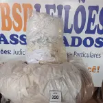 LOTE 320 - 01 LOTE COM 20 CORTINAS DIVERSAS (SACKS WITH CURTAINS). (NO ESTADO EM QUE SE ENCONTRA. SUJEITO A AVARIAS OCULTAS/VISÍVEIS.) 0000083