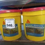 LOTE 046 - 02 BALDES DE SIKANOL ALVENARIA ADITIVO PLASTIFICANTE PARA ARGAMASSA DE ASSENTAMENTO E REBOCO, 18 LITROS CADA. (NO ESTADO) ATENÇÃO! FAZER A VISITAÇÃO ANTES DE ARREMATAR, NÃO SABEMOS SE FUNCIONA. LEILÃO NÃO TEM GARANTIA E NEM DEVOLUÇÃO, SUJEITO A POSSÍVEIS AVARIAS VISÍVEIS/OCULTAS E/OU AUSÊNCIA DE COMPONENTES.