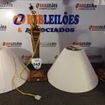 LOTE 043 - 02 ABAJUR COM CÚPULA LAMP COM AVARIAS. (NO ESTADO EM QUE SE ENCONTRA. SUJEITO A AVARIAS OCULTAS/VISÍVEIS.) BF8683U E AV9537L