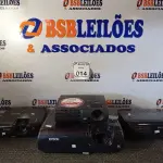 LOTE 014 - 04 PROJETORES PARA RETIRADAS DE PEÇAS, MARCAS E MODELOS DIVERSOS. (NO ESTADO) ATENÇÃO! FAZER A VISITAÇÃO ANTES DE ARREMATAR, NÃO SABEMOS SE FUNCIONA. LEILÃO NÃO TEM GARANTIA E NEM DEVOLUÇÃO, SUJEITO A POSSÍVEIS AVARIAS VISÍVEIS/OCULTAS E/OU AUSÊNCIA DE COMPONENTES.