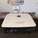 LOTE 020 - 01 PROJETOR MARCA SONY DE 220V. (NO ESTADO) ATENÇÃO! FAZER A VISITAÇÃO ANTES DE ARREMATAR, NÃO SABEMOS SE FUNCIONA. LEILÃO NÃO TEM GARANTIA E NEM DEVOLUÇÃO, SUJEITO A POSSÍVEIS AVARIAS VISÍVEIS/OCULTAS E/OU AUSÊNCIA DE COMPONENTES.