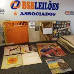 LOTE 059 - 43 DISCOS DIVERSOS. (NO ESTADO) ATENÇÃO! FAZER A VISITAÇÃO ANTES DE ARREMATAR, NÃO SABEMOS SE FUNCIONA. LEILÃO NÃO TEM GARANTIA E NEM DEVOLUÇÃO, SUJEITO A POSSÍVEIS AVARIAS VISÍVEIS/OCULTAS E/OU AUSÊNCIA DE COMPONENTES.