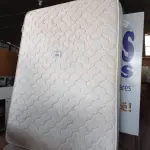 LOTE 170 - 01 COLCHÃO DE CASAL COM BASE (QUEEN BED (MATTRESS+BOX). (NO ESTADO EM QUE SE ENCONTRA. SUJEITO A AVARIAS OCULTAS/VISÍVEIS.) AV9328J - AV9521W