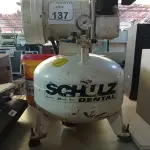 LOTE 137 - 01 COMPRESSOR ODONTOLÓGICO MARCA SCHULZ MODELO MSV-6 DE 220V. (NO ESTADO) ATENÇÃO! FAZER A VISITAÇÃO ANTES DE ARREMATAR, NÃO SABEMOS SE FUNCIONA. LEILÃO NÃO TEM GARANTIA E NEM DEVOLUÇÃO, SUJEITO A POSSÍVEIS AVARIAS VISÍVEIS/OCULTAS E/OU AUSÊNCIA DE COMPONENTES.