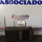 LOTE 032 - 01 RADIO ANTIGO MARCA PHILIPS RL301. (NO ESTADO) ATENÇÃO! FAZER A VISITAÇÃO ANTES DE ARREMATAR, NÃO SABEMOS SE FUNCIONA. LEILÃO NÃO TEM GARANTIA E NEM DEVOLUÇÃO, SUJEITO A POSSÍVEIS AVARIAS VISÍVEIS/OCULTAS E/OU AUSÊNCIA DE COMPONENTES.