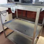 LOTE 258 - 01 CARRINHO EM INOX COM 03 COMPARTIMENTOS. (NO ESTADO) ATENÇÃO! FAZER A VISITAÇÃO ANTES DE ARREMATAR, NÃO SABEMOS SE FUNCIONA. LEILÃO NÃO TEM GARANTIA E NEM DEVOLUÇÃO, SUJEITO A POSSÍVEIS AVARIAS VISÍVEIS/OCULTAS E/OU AUSÊNCIA DE COMPONENTES.