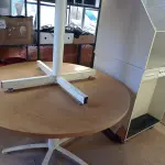 LOTE 262 - 01 MESA ASSÉPTICA E 02 MESAS REDONDAS COM BASE DE FERRO. (NO ESTADO) ATENÇÃO! FAZER A VISITAÇÃO ANTES DE ARREMATAR, NÃO SABEMOS SE FUNCIONA. LEILÃO NÃO TEM GARANTIA E NEM DEVOLUÇÃO, SUJEITO A POSSÍVEIS AVARIAS VISÍVEIS/OCULTAS E/OU AUSÊNCIA DE COMPONENTES.