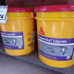 LOTE 274 - 02 BALDES DE IMPERSIKA LÍQUIDO ADITIVO PLASTIFICANTE PARA ARGAMASSA DE ASSENTAMENTO E REBOCO, 18 LITROS CADA. (NO ESTADO) ATENÇÃO! FAZER A VISITAÇÃO ANTES DE ARREMATAR, NÃO SABEMOS SE FUNCIONA. LEILÃO NÃO TEM GARANTIA E NEM DEVOLUÇÃO, SUJEITO A POSSÍVEIS AVARIAS VISÍVEIS/OCULTAS E/OU AUSÊNCIA DE COMPONENTES.
