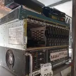 LOTE 306 - 01 LOTE COM UM SERVIDOR E VÁRIOS ELETRÔNICOS PARA A RETIRADA DE PEÇAS. (NO ESTADO) ATENÇÃO! FAZER A VISITAÇÃO ANTES DE ARREMATAR, NÃO SABEMOS SE FUNCIONA. LEILÃO NÃO TEM GARANTIA E NEM DEVOLUÇÃO, SUJEITO A POSSÍVEIS AVARIAS VISÍVEIS/OCULTAS E/OU AUSÊNCIA DE COMPONENTES.
