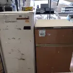 LOTE 261 - 02 GELADEIRAS MARCAS E MODELOS DIVERSOS. (NO ESTADO) ATENÇÃO! FAZER A VISITAÇÃO ANTES DE ARREMATAR, NÃO SABEMOS SE FUNCIONA. LEILÃO NÃO TEM GARANTIA E NEM DEVOLUÇÃO, SUJEITO A POSSÍVEIS AVARIAS VISÍVEIS/OCULTAS E/OU AUSÊNCIA DE COMPONENTES.