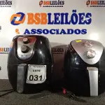 LOTE 031 - 02 AIR FRYER MARCAS E MODELOS DIVERSOS 220V. (NO ESTADO) ATENÇÃO! FAZER A VISITAÇÃO ANTES DE ARREMATAR, NÃO SABEMOS SE FUNCIONA. LEILÃO NÃO TEM GARANTIA E NEM DEVOLUÇÃO, SUJEITO A POSSÍVEIS AVARIAS VISÍVEIS/OCULTAS E/OU AUSÊNCIA DE COMPONENTES.