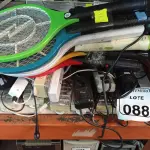 LOTE 088 - 01 LOTE COM DIVERSAS LUMINÁRIAS DE EMERGÊNCIA FILTRO DE LINHA E 08 RAQUETE ELÉTRICAS. (NO ESTADO) ATENÇÃO! FAZER A VISITAÇÃO ANTES DE ARREMATAR, NÃO SABEMOS SE FUNCIONA. LEILÃO NÃO TEM GARANTIA E NEM DEVOLUÇÃO, SUJEITO A POSSÍVEIS AVARIAS VISÍVEIS/OCULTAS E/OU AUSÊNCIA DE COMPONENTES.