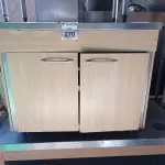 LOTE 270 - 02 ARMÁRIOS COM TAMPA E 01 MESA. (NO ESTADO) ATENÇÃO! FAZER A VISITAÇÃO ANTES DE ARREMATAR, NÃO SABEMOS SE FUNCIONA. LEILÃO NÃO TEM GARANTIA E NEM DEVOLUÇÃO, SUJEITO A POSSÍVEIS AVARIAS VISÍVEIS/OCULTAS E/OU AUSÊNCIA DE COMPONENTES.