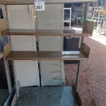 LOTE 351 - 01 ESTANTE EM FERRO COM PRATELEIRAS. (NO ESTADO) ATENÇÃO! FAZER A VISITAÇÃO ANTES DE ARREMATAR, NÃO SABEMOS SE FUNCIONA. LEILÃO NÃO TEM GARANTIA E NEM DEVOLUÇÃO, SUJEITO A POSSÍVEIS AVARIAS VISÍVEIS/OCULTAS E/OU AUSÊNCIA DE COMPONENTES.