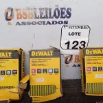 LOTE 123 - 06 CAIXAS DE GRAMPOS 18 GA ¼” NARROW CROWN STAPLES. (NO ESTADO) ATENÇÃO! FAZER A VISITAÇÃO ANTES DE ARREMATAR, NÃO SABEMOS SE FUNCIONA. LEILÃO NÃO TEM GARANTIA E NEM DEVOLUÇÃO, SUJEITO A POSSÍVEIS AVARIAS VISÍVEIS/OCULTAS E/OU AUSÊNCIA DE COMPONENTES.