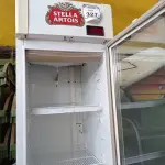LOTE 327 - 01 CERVEJEIRO STELLA ARTOIS PORTA EM VIDRO MARCA METAL FRIO 220 VOLTS. (NO ESTADO) ATENÇÃO! FAZER A VISITAÇÃO ANTES DE ARREMATAR, NÃO SABEMOS SE FUNCIONA. LEILÃO NÃO TEM GARANTIA E NEM DEVOLUÇÃO, SUJEITO A POSSÍVEIS AVARIAS VISÍVEIS/OCULTAS E/OU AUSÊNCIA DE COMPONENTES.