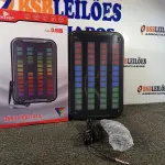 LOTE 110 - 01 RADIO PORTÁTIL RGB COM BLUETOOTH. (NO ESTADO) ATENÇÃO! FAZER A VISITAÇÃO ANTES DE ARREMATAR, NÃO SABEMOS SE FUNCIONA. LEILÃO NÃO TEM GARANTIA E NEM DEVOLUÇÃO, SUJEITO A POSSÍVEIS AVARIAS VISÍVEIS/OCULTAS E/OU AUSÊNCIA DE COMPONENTES.