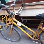 LOTE 341 - 01 BICICLETA ARO 26 CARGUEIRA NA COR AMARELA.  (NO ESTADO) ATENÇÃO! FAZER A VISITAÇÃO ANTES DE ARREMATAR, NÃO SABEMOS SE FUNCIONA. LEILÃO NÃO TEM GARANTIA E NEM DEVOLUÇÃO, SUJEITO A POSSÍVEIS AVARIAS VISÍVEIS/OCULTAS E/OU AUSÊNCIA DE COMPONENTES.