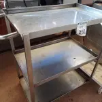 LOTE 258 - 01 CARRINHO EM INOX COM 03 COMPARTIMENTOS. (NO ESTADO) ATENÇÃO! FAZER A VISITAÇÃO ANTES DE ARREMATAR, NÃO SABEMOS SE FUNCIONA. LEILÃO NÃO TEM GARANTIA E NEM DEVOLUÇÃO, SUJEITO A POSSÍVEIS AVARIAS VISÍVEIS/OCULTAS E/OU AUSÊNCIA DE COMPONENTES.