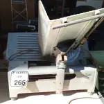 LOTE 265 - 01 CORTADOR DE FRIOS MARCA FILIZOLA. (NO ESTADO) ATENÇÃO! FAZER A VISITAÇÃO ANTES DE ARREMATAR, NÃO SABEMOS SE FUNCIONA. LEILÃO NÃO TEM GARANTIA E NEM DEVOLUÇÃO, SUJEITO A POSSÍVEIS AVARIAS VISÍVEIS/OCULTAS E/OU AUSÊNCIA DE COMPONENTES.
