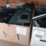 LOTE 300 - 01 LOTE COM VÁRIOS APARELHOS TELEFÔNICOS. (NO ESTADO) ATENÇÃO! FAZER A VISITAÇÃO ANTES DE ARREMATAR, NÃO SABEMOS SE FUNCIONA. LEILÃO NÃO TEM GARANTIA E NEM DEVOLUÇÃO, SUJEITO A POSSÍVEIS AVARIAS VISÍVEIS/OCULTAS E/OU AUSÊNCIA DE COMPONENTES.
