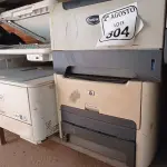 LOTE 304 - 05 IMPRESSORAS DE MARCAS E MODELOS DIVERSOS SENDO UMA OK. (NO ESTADO) ATENÇÃO! FAZER A VISITAÇÃO ANTES DE ARREMATAR, NÃO SABEMOS SE FUNCIONA. LEILÃO NÃO TEM GARANTIA E NEM DEVOLUÇÃO, SUJEITO A POSSÍVEIS AVARIAS VISÍVEIS/OCULTAS E/OU AUSÊNCIA DE COMPONENTES.