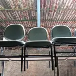 LOTE 310 - 07 CADEIRAS DE ESCRITÓRIO PÉ FIXO. (NO ESTADO) ATENÇÃO! FAZER A VISITAÇÃO ANTES DE ARREMATAR, NÃO SABEMOS SE FUNCIONA. LEILÃO NÃO TEM GARANTIA E NEM DEVOLUÇÃO, SUJEITO A POSSÍVEIS AVARIAS VISÍVEIS/OCULTAS E/OU AUSÊNCIA DE COMPONENTES.