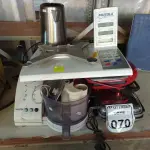 LOTE 070 - 01 LOTE COM DIVERSOS APARELHOS DOMÉSTICOS MARCAS E MODELOS DIVERSOS, 01 BALANÇA FILIZOLA COM AVARIAS. (NO ESTADO) ATENÇÃO! FAZER A VISITAÇÃO ANTES DE ARREMATAR, NÃO SABEMOS SE FUNCIONA. LEILÃO NÃO TEM GARANTIA E NEM DEVOLUÇÃO, SUJEITO A POSSÍVEIS AVARIAS VISÍVEIS/OCULTAS E/OU AUSÊNCIA DE COMPONENTES.