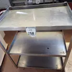 LOTE 258 - 01 CARRINHO EM INOX COM 03 COMPARTIMENTOS. (NO ESTADO) ATENÇÃO! FAZER A VISITAÇÃO ANTES DE ARREMATAR, NÃO SABEMOS SE FUNCIONA. LEILÃO NÃO TEM GARANTIA E NEM DEVOLUÇÃO, SUJEITO A POSSÍVEIS AVARIAS VISÍVEIS/OCULTAS E/OU AUSÊNCIA DE COMPONENTES.