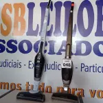 LOTE 048 - 02 ASPIRADORES DE PÓ PORTÁTIL 220V MARCAS ELECTROLUX E LITHIUM. (NO ESTADO) ATENÇÃO! FAZER A VISITAÇÃO ANTES DE ARREMATAR, NÃO SABEMOS SE FUNCIONA. LEILÃO NÃO TEM GARANTIA E NEM DEVOLUÇÃO, SUJEITO A POSSÍVEIS AVARIAS VISÍVEIS/OCULTAS E/OU AUSÊNCIA DE COMPONENTES.