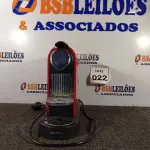 LOTE 022 - 01 CAFETEIRA MARCA KRUPS DE CAPSULA 220V. (NO ESTADO) ATENÇÃO! FAZER A VISITAÇÃO ANTES DE ARREMATAR, NÃO SABEMOS SE FUNCIONA. LEILÃO NÃO TEM GARANTIA E NEM DEVOLUÇÃO, SUJEITO A POSSÍVEIS AVARIAS VISÍVEIS/OCULTAS E/OU AUSÊNCIA DE COMPONENTES.